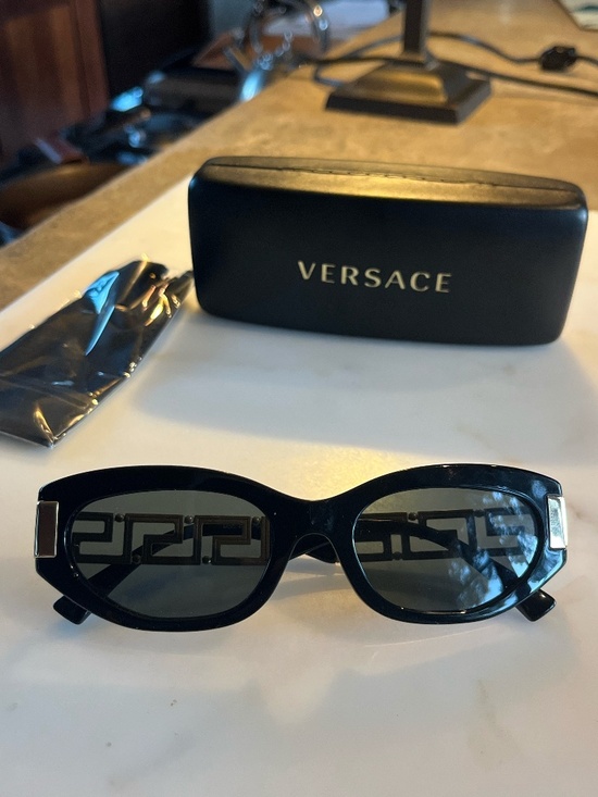Versace Greca Cat-Eye Sunglasses in Black main image 8